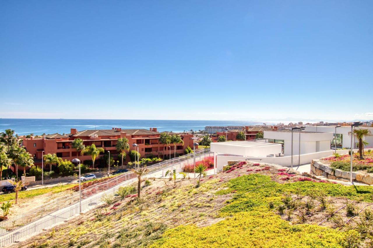 Newly Constructed 2 Bed Apartment With Sea Views Касарес Экстерьер фото