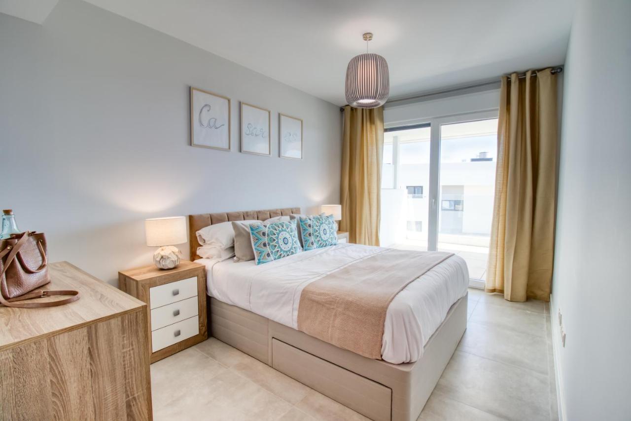 Newly Constructed 2 Bed Apartment With Sea Views Касарес Экстерьер фото