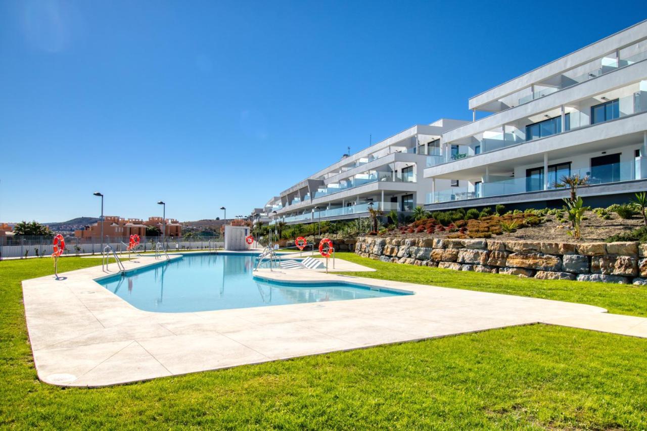 Newly Constructed 2 Bed Apartment With Sea Views Касарес Экстерьер фото